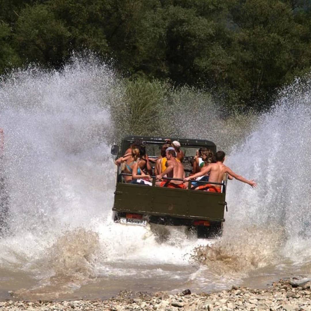 Экскурсия «Пшадские водопады + древние дольмены»
